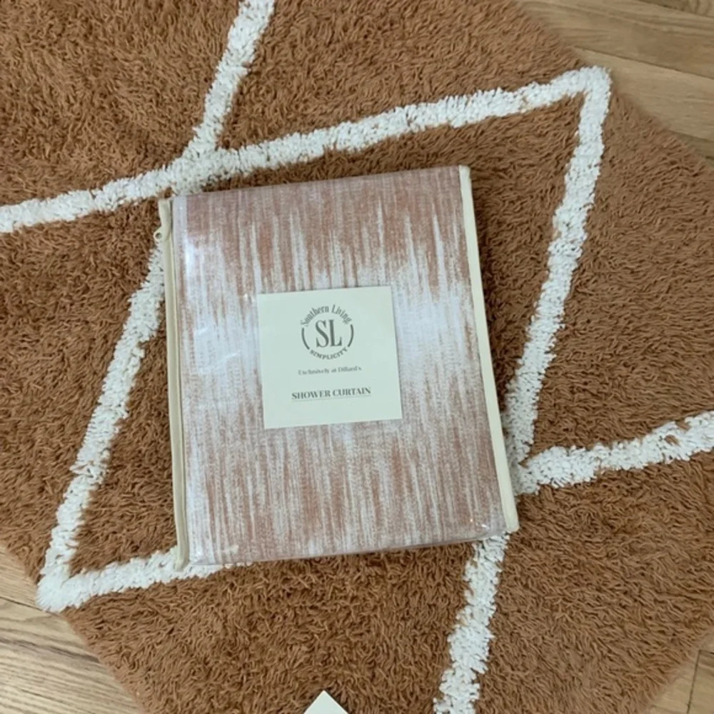 NWT SET Simplicity Collection by Southern Living Ombre shower curtain Rug SYDNEY